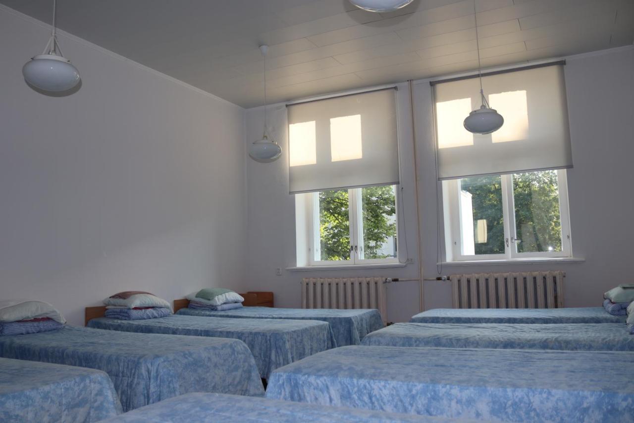 Hostel Louna Parnu Bagian luar foto