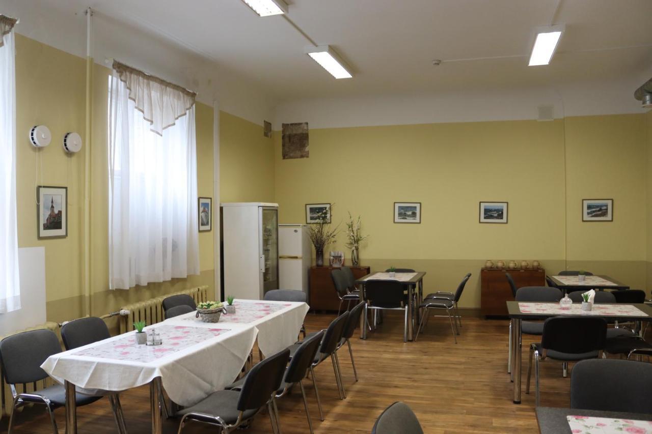 Hostel Louna Parnu Bagian luar foto