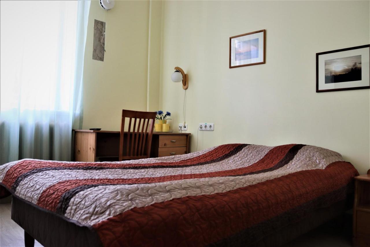 Hostel Louna Parnu Bagian luar foto
