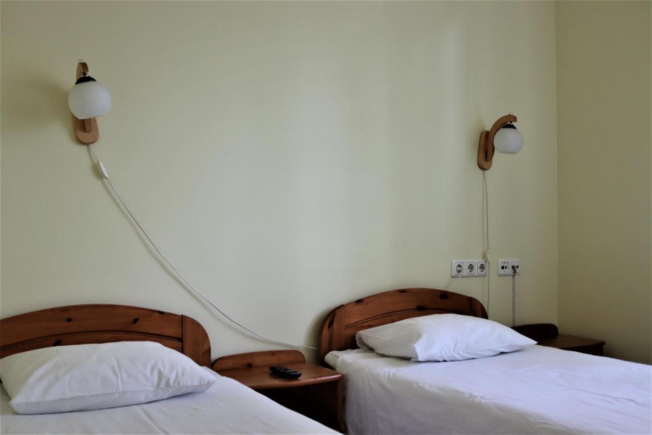 Hostel Louna Parnu Bagian luar foto