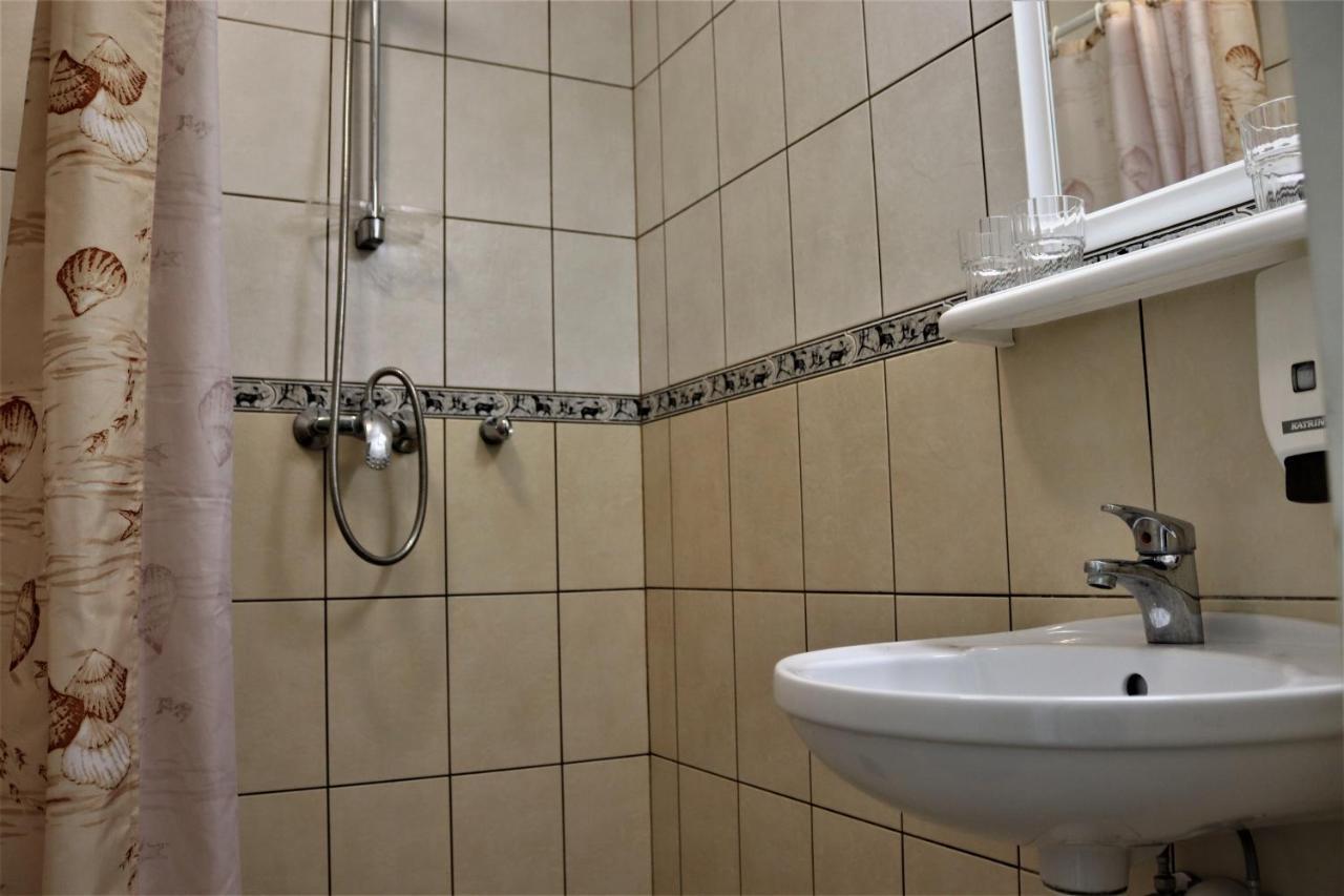 Hostel Louna Parnu Bagian luar foto