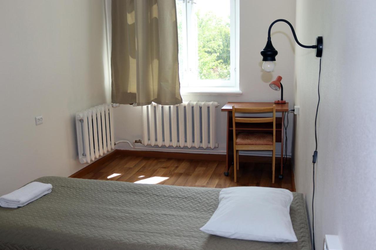 Hostel Louna Parnu Bagian luar foto