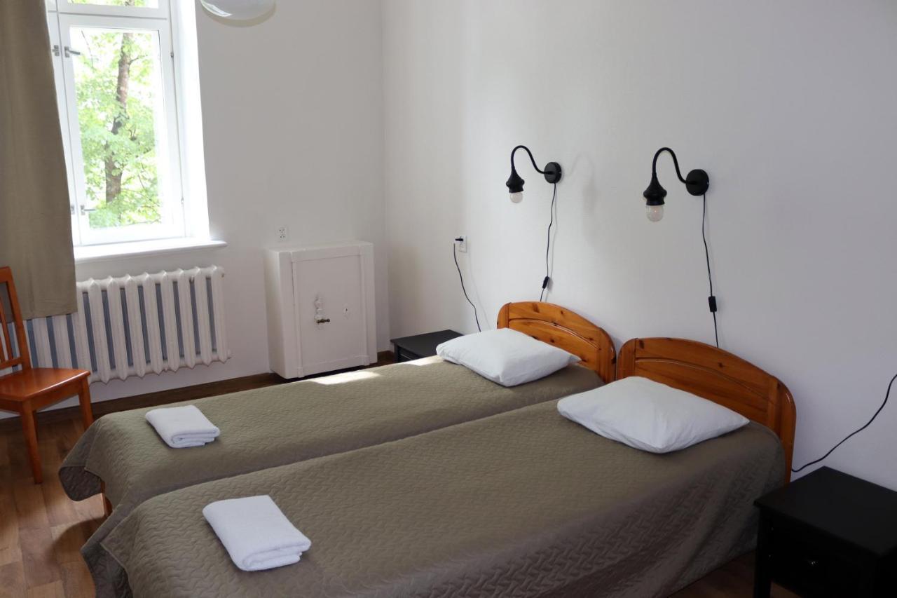 Hostel Louna Parnu Bagian luar foto