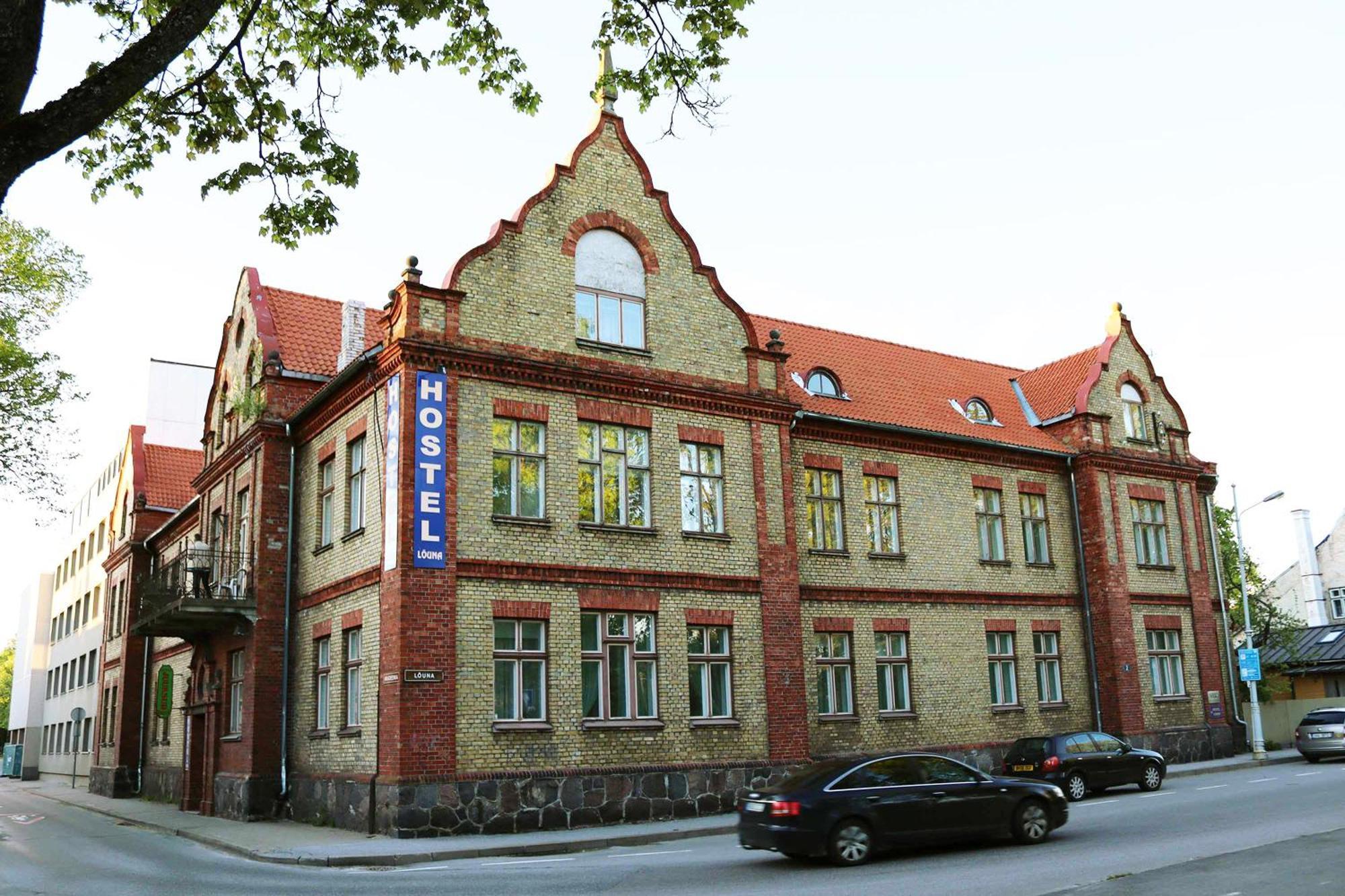 Hostel Louna Parnu Bagian luar foto